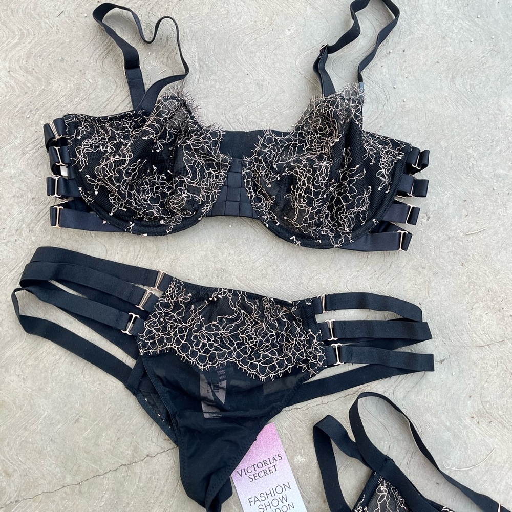 VICTORIA’S SECRET | RARE NWT 34D M/L 2014 Fashion Show 3 Piece Set